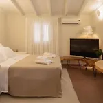 Piatta Medusa Venetian Flat In Corfu Old Town